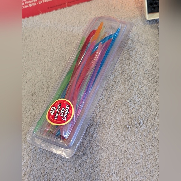 Vintage Lite Brite Toy Lot - Lite Brite, Pic Refills, Pegs! - Picture 8 of 8